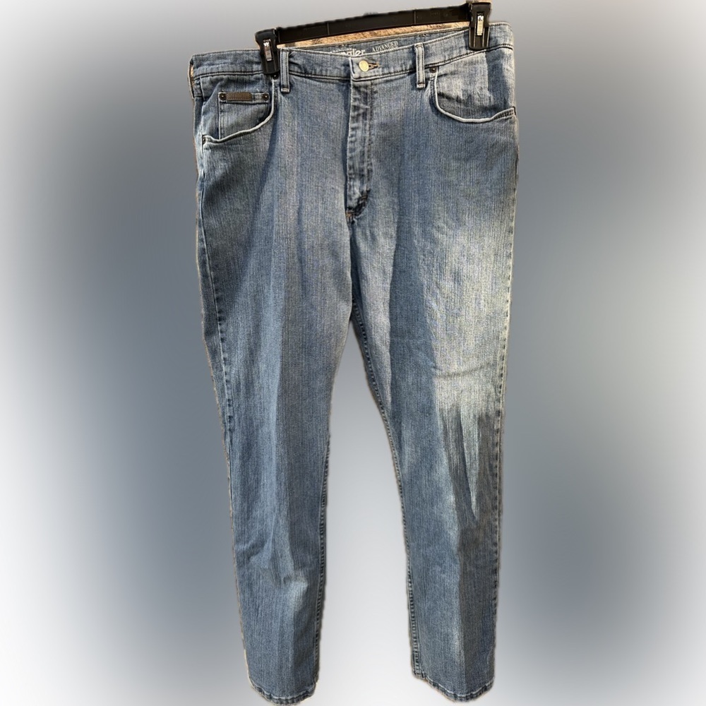 Wrangler Advanced Comfort Men’s MS Wash Denim Jeans Size 38x34 almost perfect
